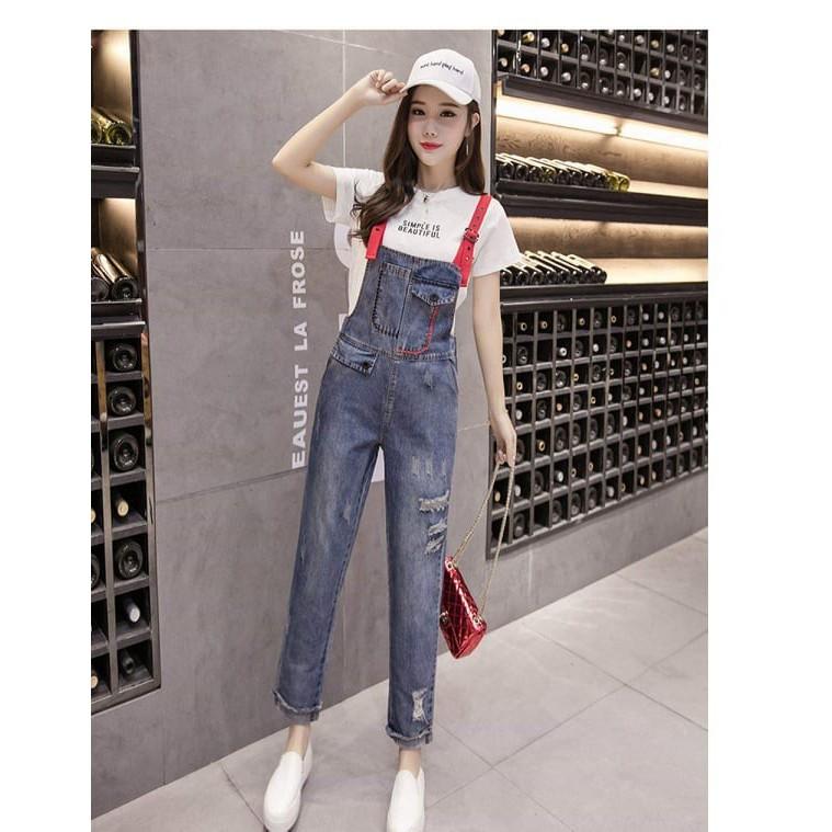Set Quần Yếm Jean Kèm Áo Thun Cotton phong cách thời trang trẻ trung,năng động. Set Quần Yếm Jean Kèm Áo Thun Cotton thích hợp cho Chị/Em đi chơi hoặc tham dự những buổi tiệc nhỏ nhé