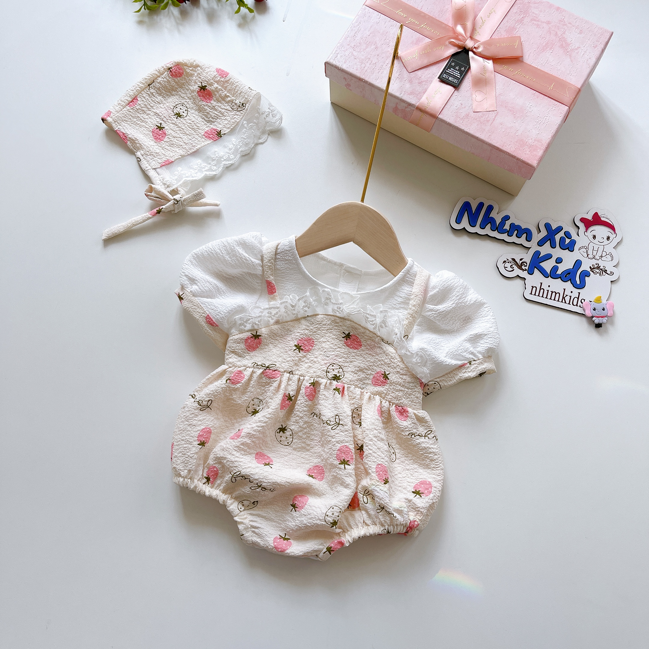  Body Quả Dâu NHÍM XÙ KIDS Cho Bé Gái Sơ Sinh, Đầy Tháng, Thôi Nôi, Sinh Nhật B205