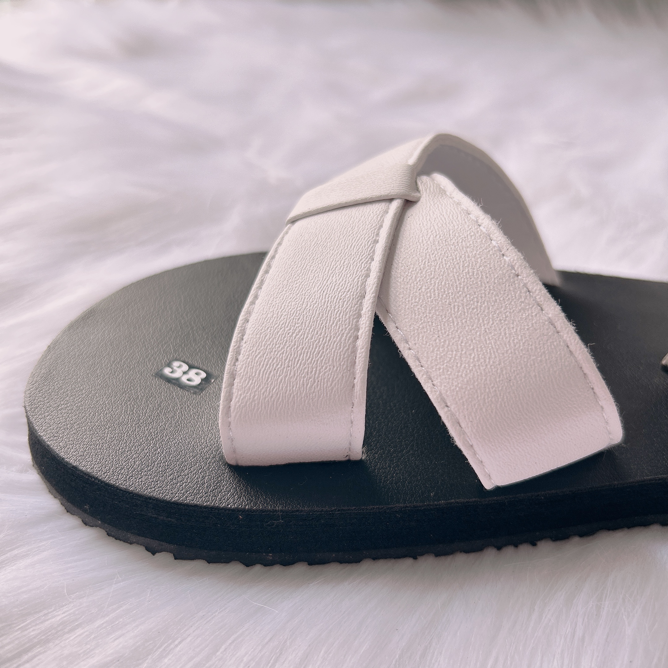 Dép sandal Nữ quai da mềm Đế bệt Cao Su ôm chân LYNA Sandal mã SD32