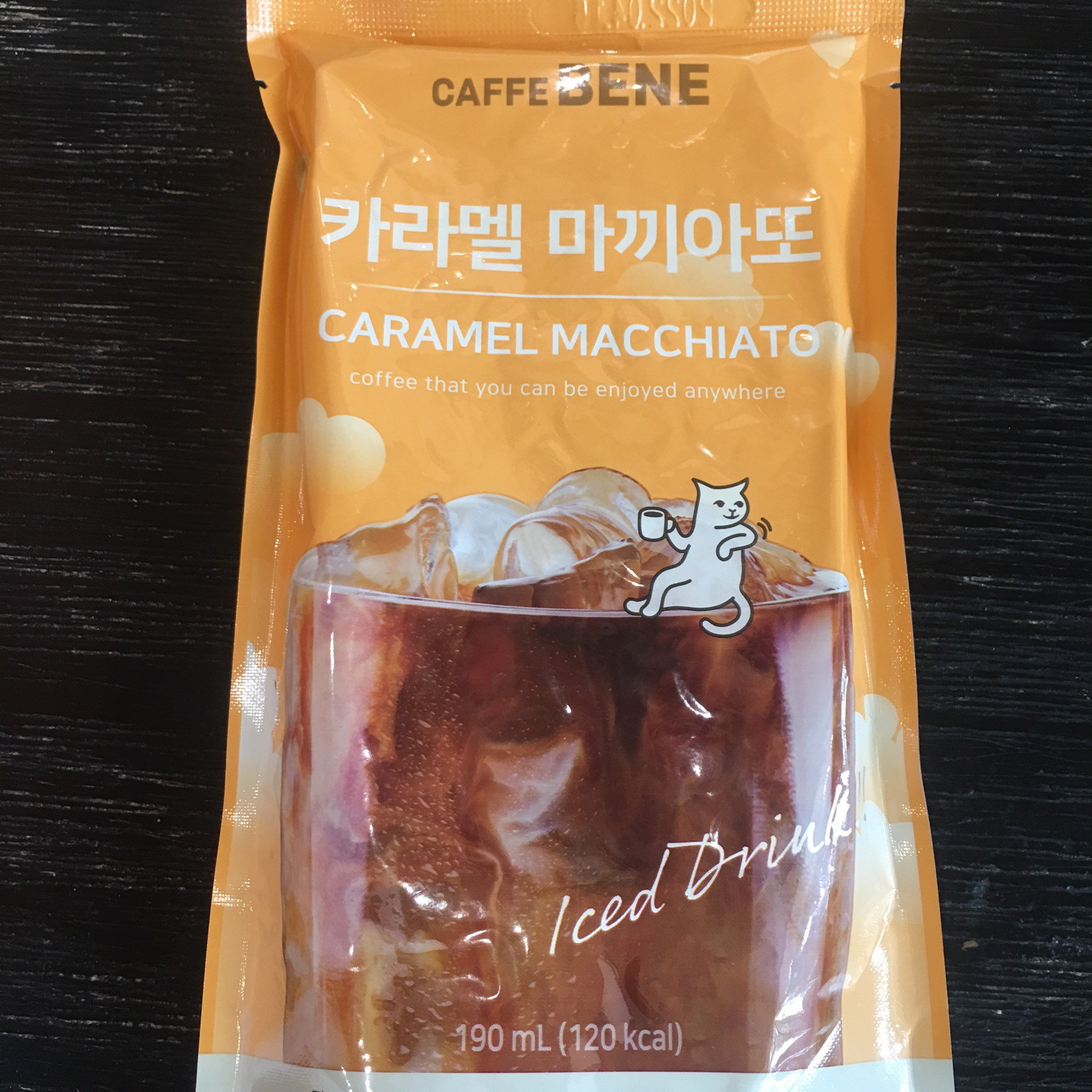 Cafe pha sẵn Caramel Macchiato CAFFEBENE - Hộp 10 gói x 190ml/gói