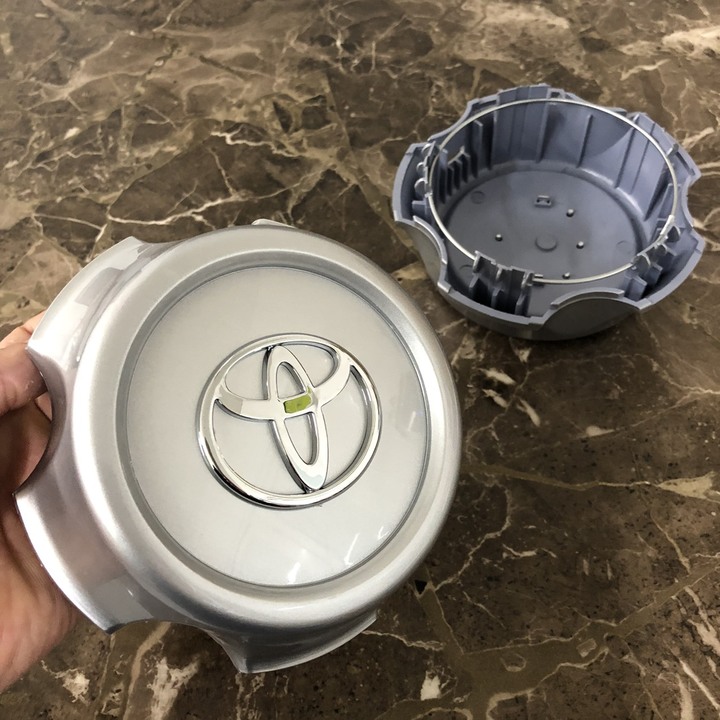 Logo chụp mâm, ốp lazang bánh sau xe ô tô dùng cho Toyota Land Cruiser 1998-2002