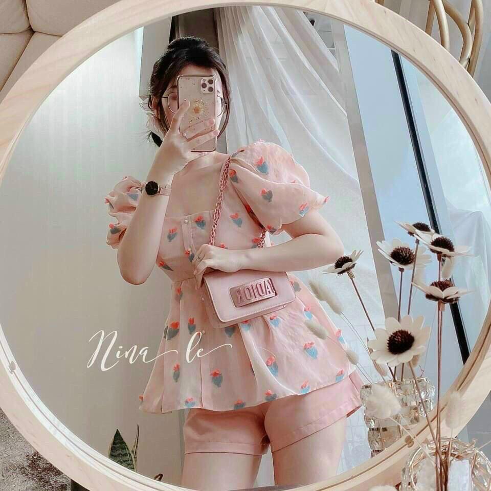 Set bộ áo cổ vuông tay phồng kèm quần đùi chéo nhung xinh xắn
