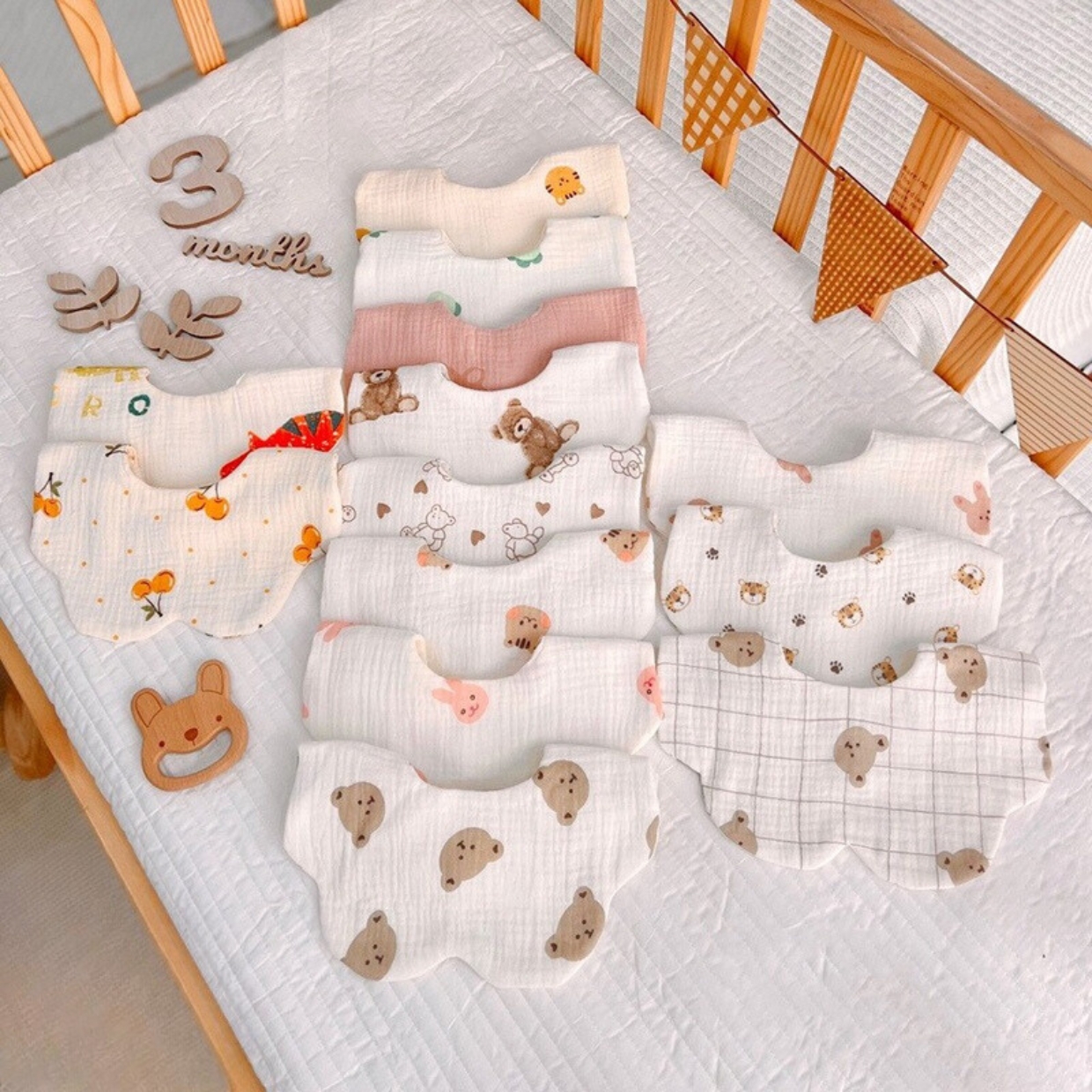 [COMBO] Yếm ăn hoa cổ vuông Miracle Baby 1 set 5 cái chất liệu Muslin mềm mại cho bé từ 0 đến 12 tháng tuổi