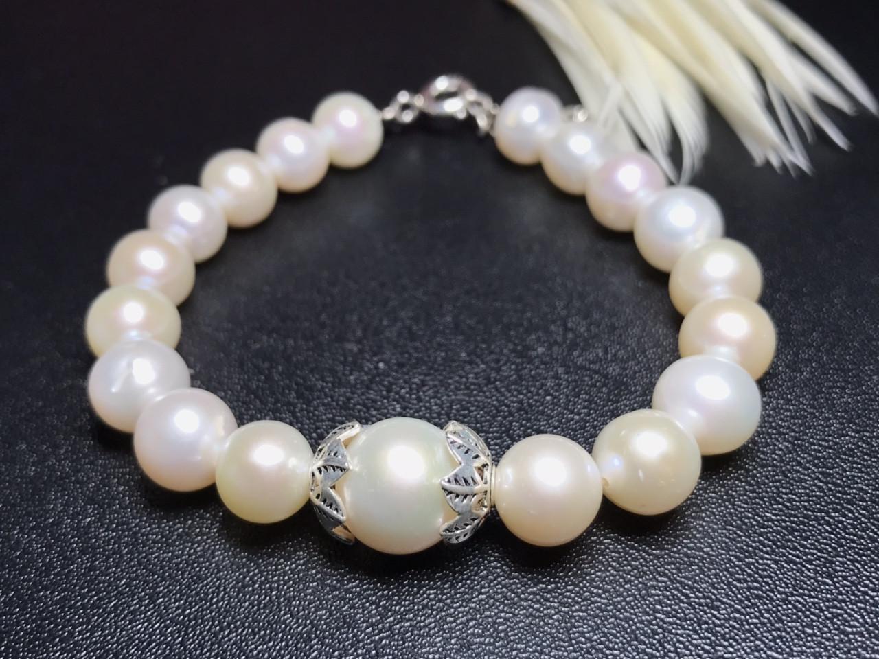 Vòng Tay Ngọc Trai 8mm Phối Charm Bạc Thái