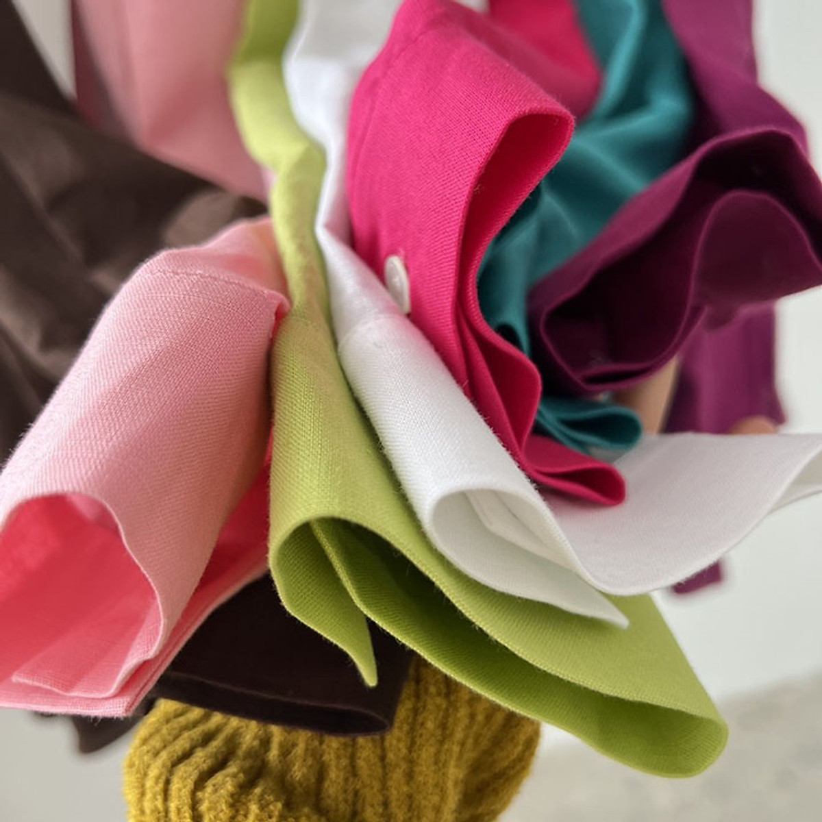 Áo sơ mi nữ form rộng Basic dài tay cổ đức, chất liệu Linen bột Premium mềm mát thoáng khí