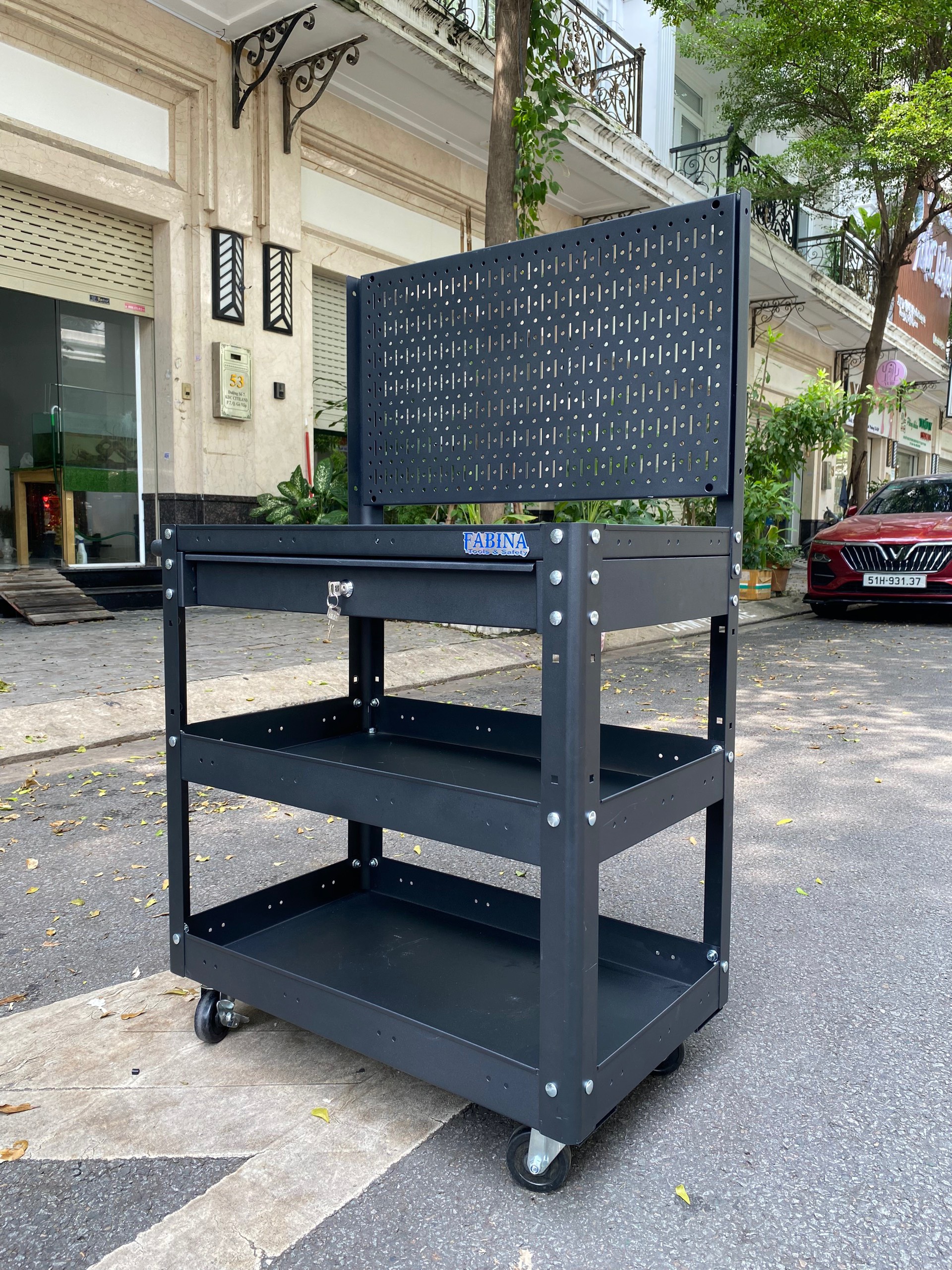 Xe đẩy 3 ngăn 1 hộc kéo kèm vách lưới cao màu đen
