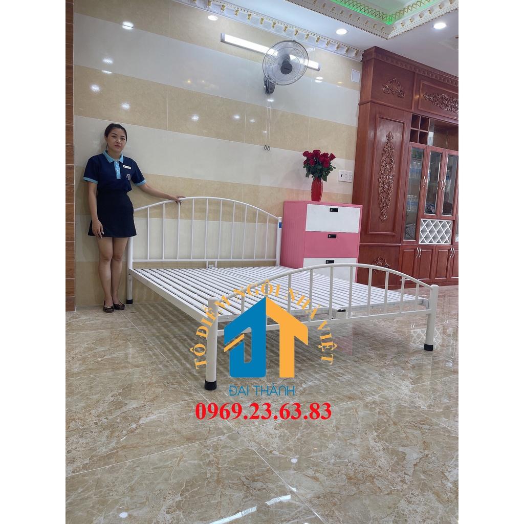 Giường sắt mỹ nghệ Đại Thành 1m6x2m