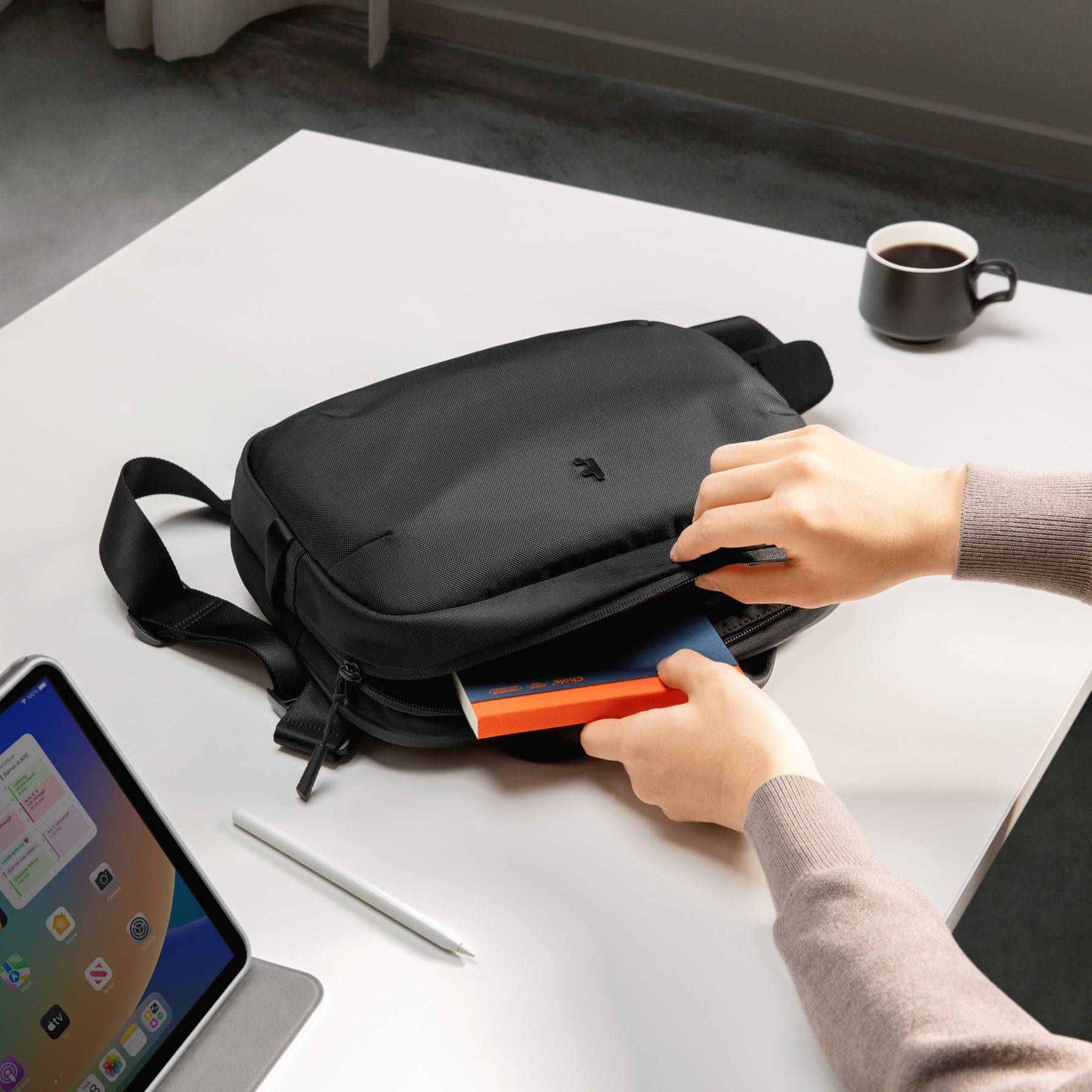 Túi đeo chéo Tomtoc Urbanex-B11 Shoulder Bag 11 inch Black – B11A1D1 - Hàng Chính Hãng