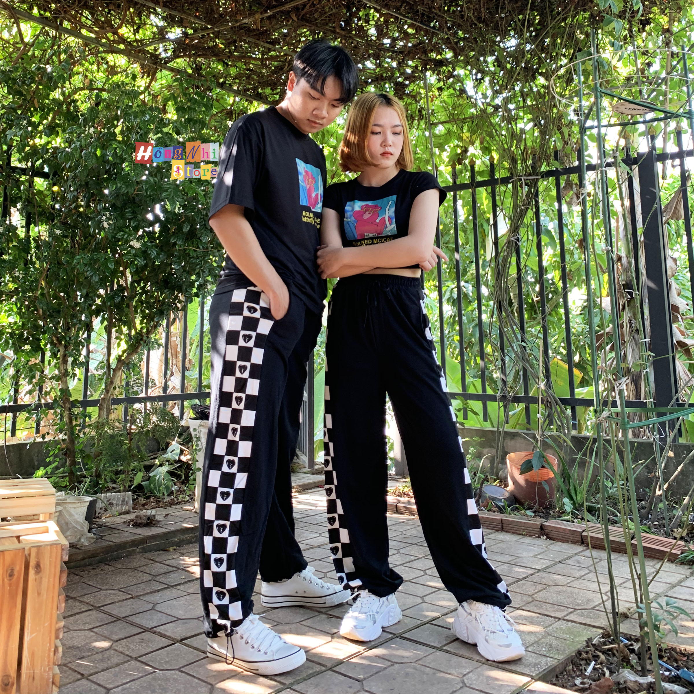 Quần Jogger Line Trái Tim Ulzzang Unisex Jogger Phối Sọc In Hình Dây Rút Lai Ống Rộng - MM