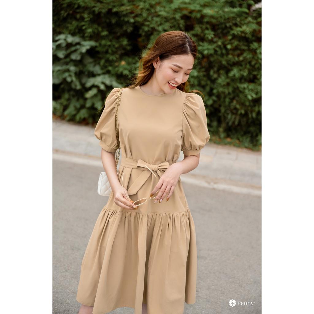 Váy A suông thoải mái, vai bồng rút tiểu thư, cổ tròn, tông be siêu nịnh da, kèm đai rời Peony - LAURIEL DRESS