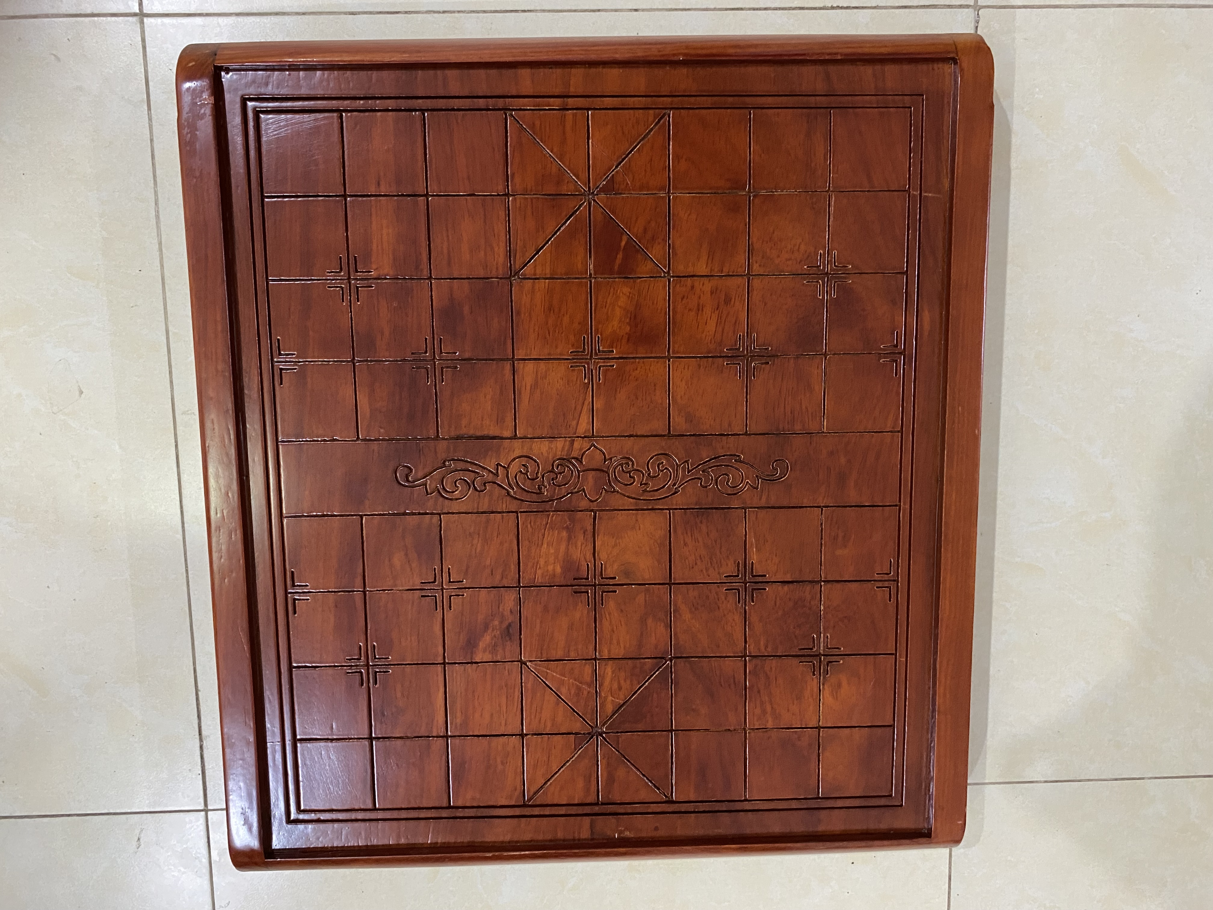 Bộ Bàn Cờ Tướng Cuốn Thư  Gỗ Hương 3 Đúc KT 55 x 60 x 7 cm. Quà Tặng Cao Cấp