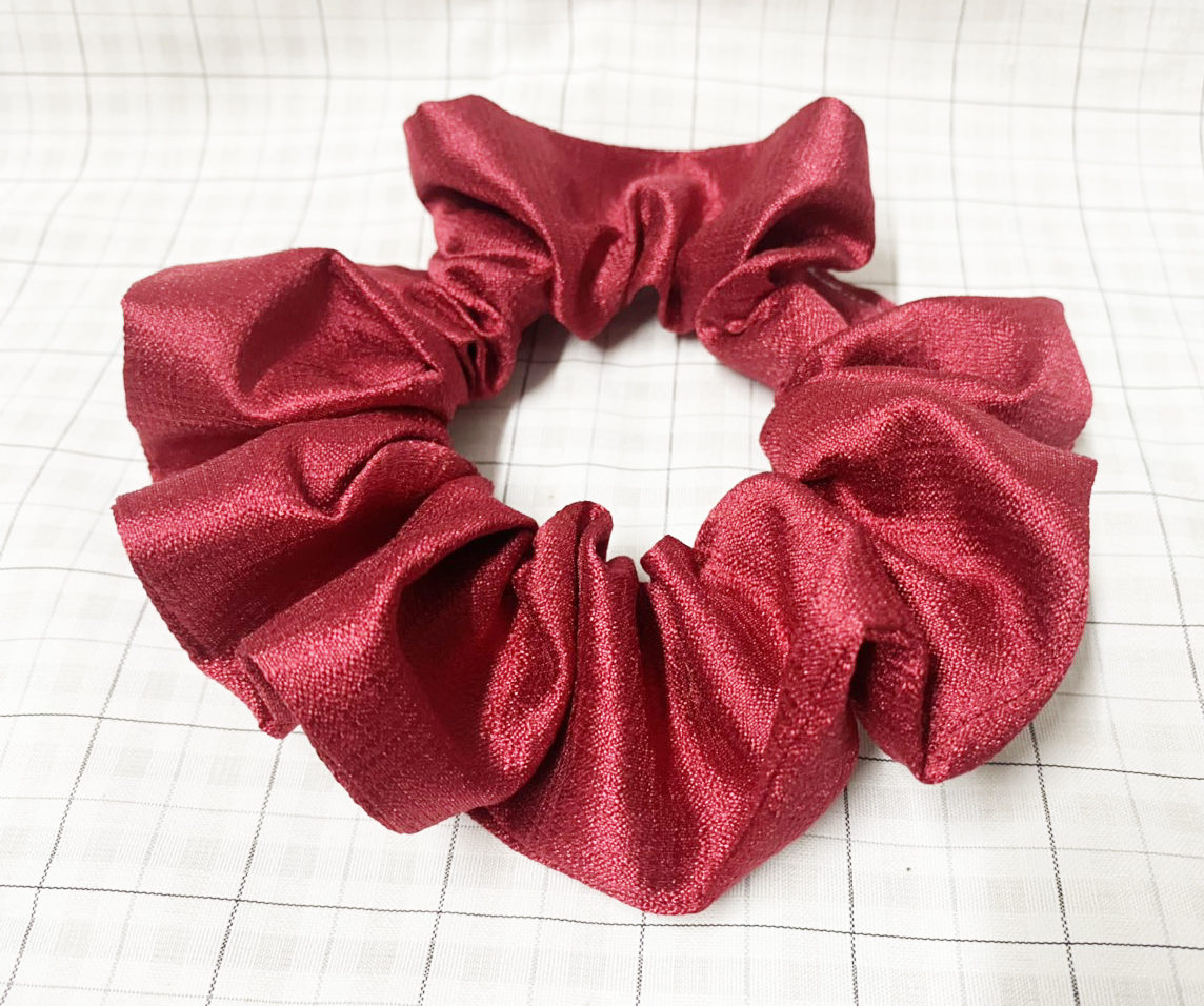 Cột tóc scrunchies vải dày màu đổ đô ánh kim, đeo cột tóc đều đẹp - loại big size