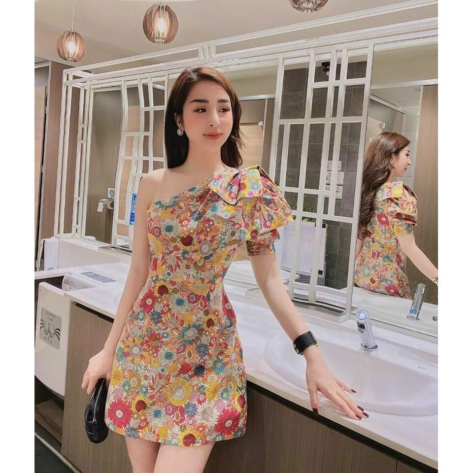 Đầm body thun dẻo in 3D lệch vai tay phồng kết nơ vai có mút ngực sexy sang chảnh