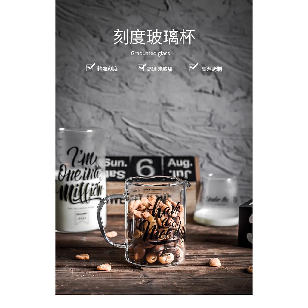 Ly Thủy Tinh Uống Sữa Có Vạch Đo Lường In Chữ Sáng Tạo
