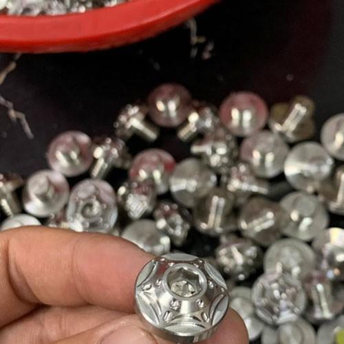 Ốc chân kiếng xe máy