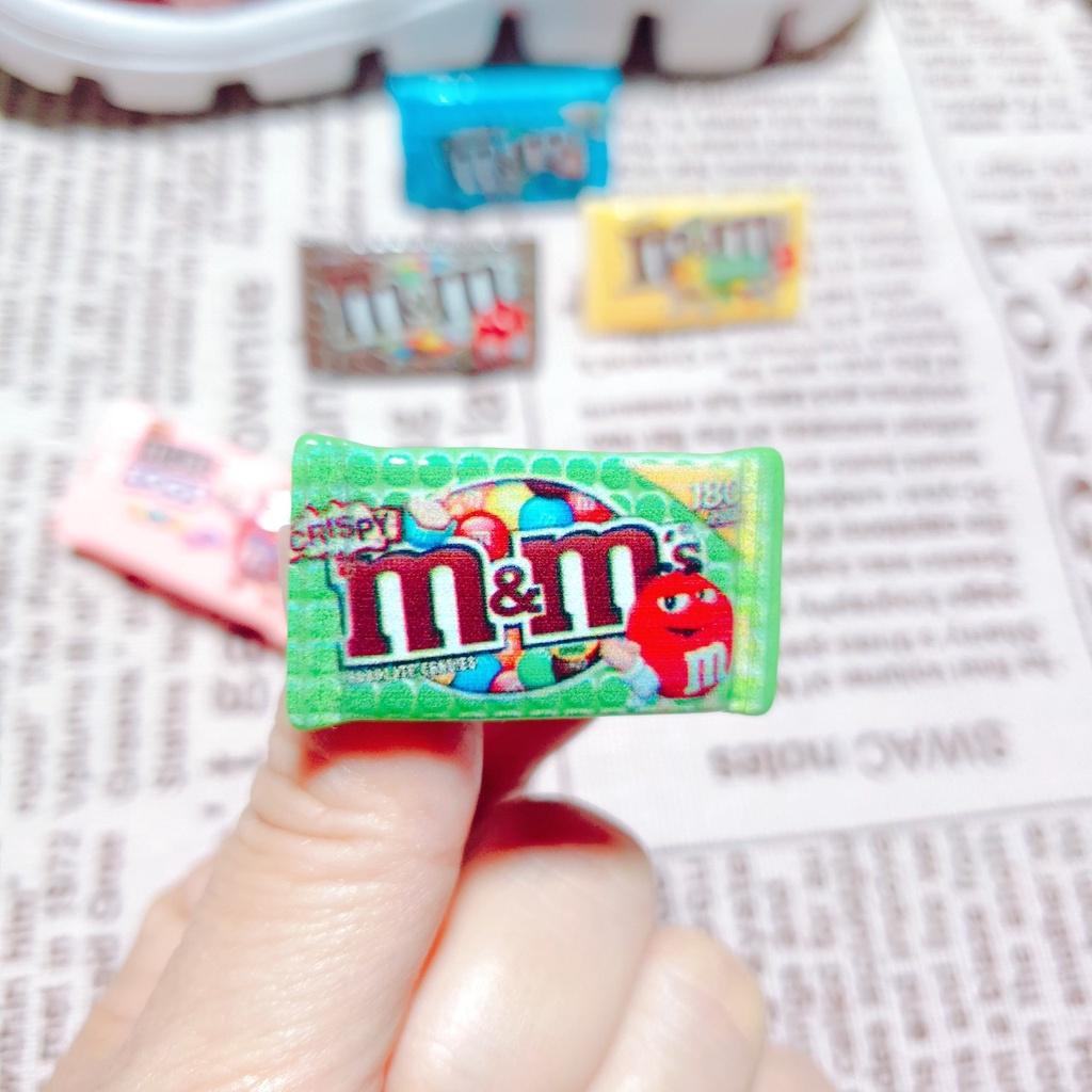 Sticker dán dép cross / nút gắn hkdesign mẫu kẹo M&M