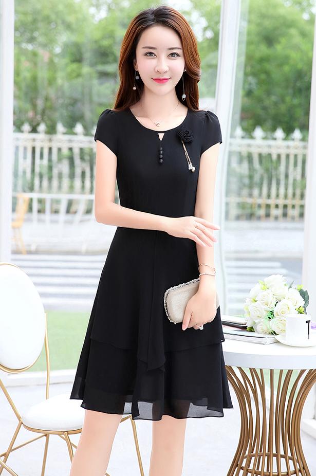 Đầm xòe dự tiệc đính hoa duyên dáng