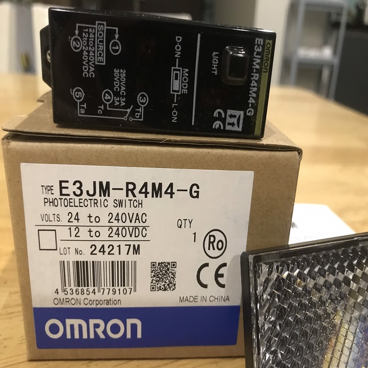 Cảm biến quang E3JM-R4M4-G Hàng nhập khẩu