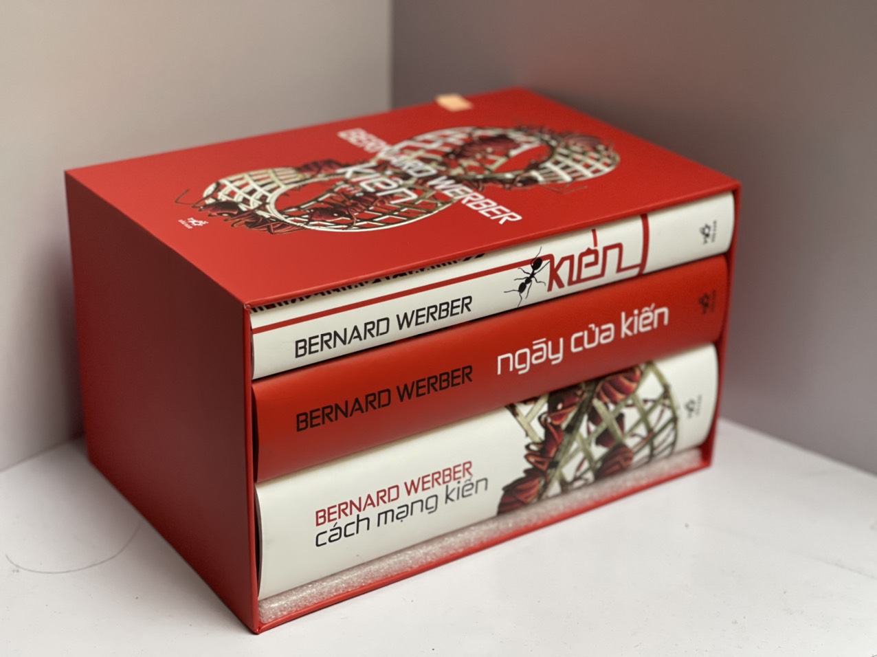 KIẾN – CÁCH MẠNG KIẾN - NGÀY CỦA KIẾN - Bernard Werber - Nhã Nam - NXB Văn học