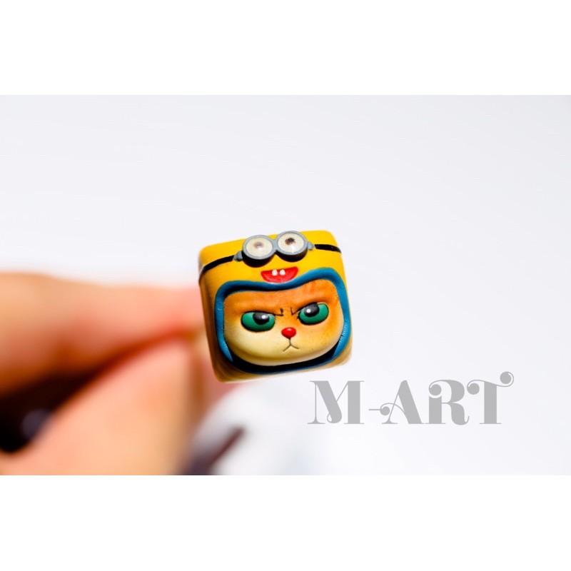 Nút bàn phím cơ mèo dễ thương và chiếc mũ minion - Meowy artisan keycaps