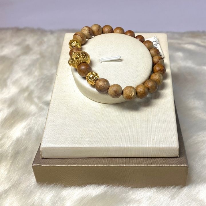 Vòng Tay Trầm Hương 8ly Mix Charm Con Heo Vàng Kim Mã