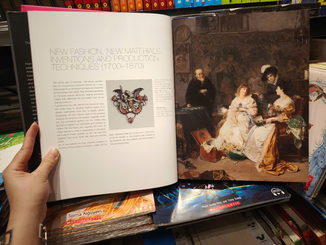 Sách - Adorning Fashion: The History of Costume Jewellery to Modern Times by Deanna Farneti Cera