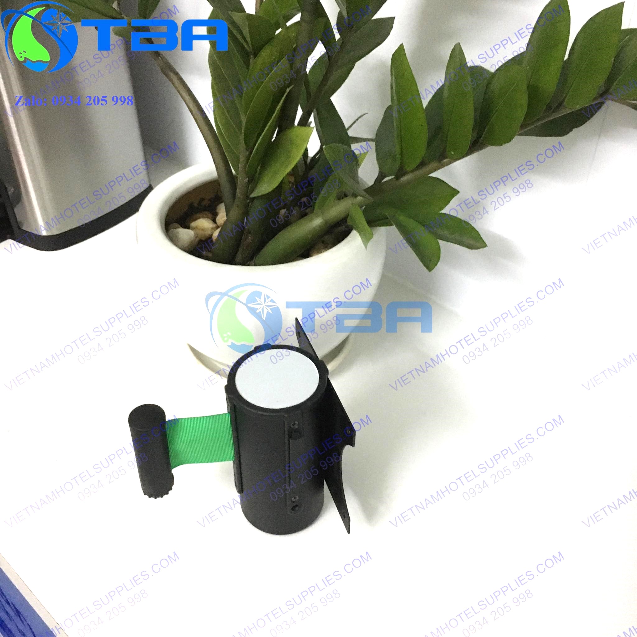 Đầu dây trụ chắn gắn tường 2m màu đen dây căng màu xanh lá chất lượng cao