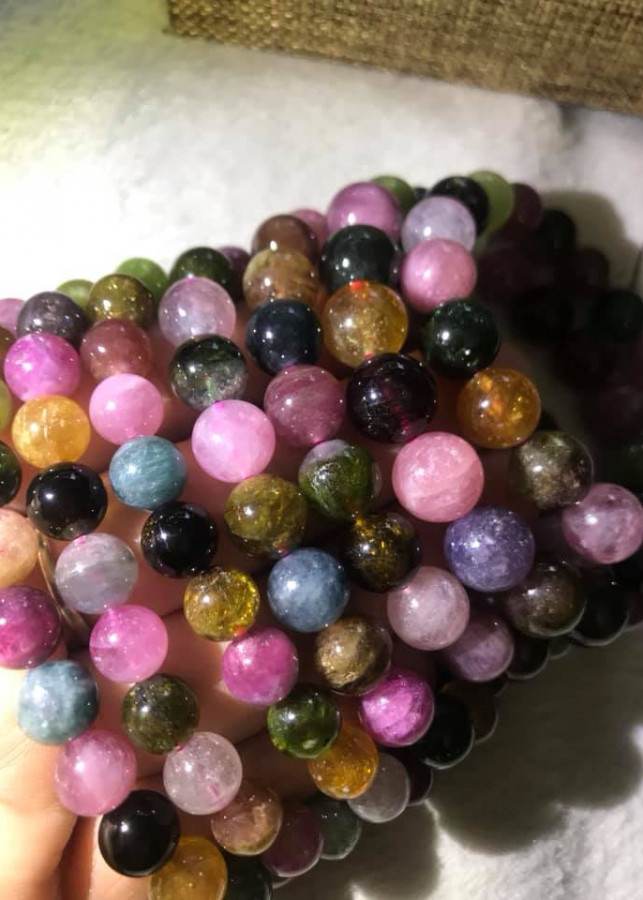 VÒNG PHONG THỦY ĐÁ TOURMALINE TỰ NHIÊN  LOẠI ĐẸP ĐẸP 8mm NỮ TẤT CẢ CÁC MỆNH