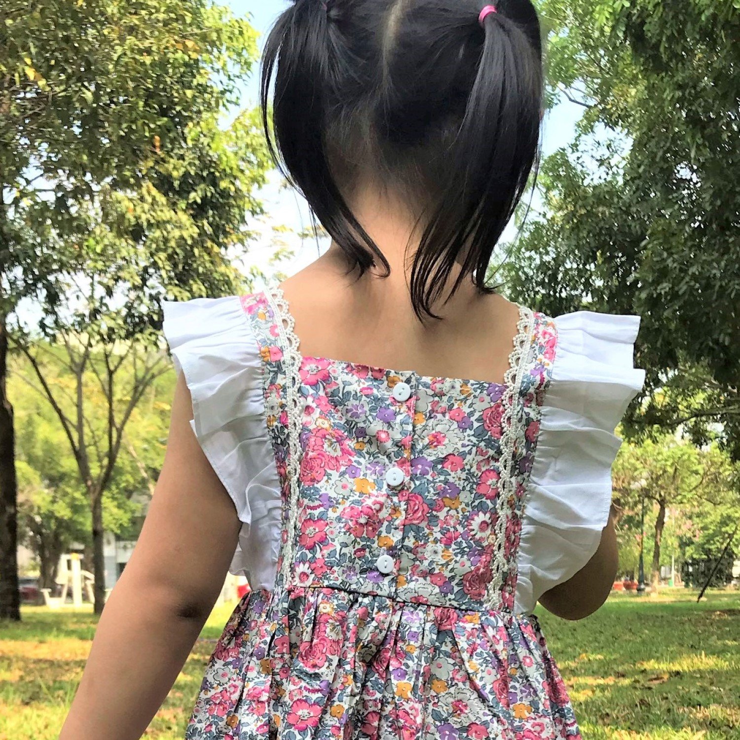 G00000510 Váy hoa hồng đính nơ siêu xinh bé gái,chất vải thô kiện mềm mại