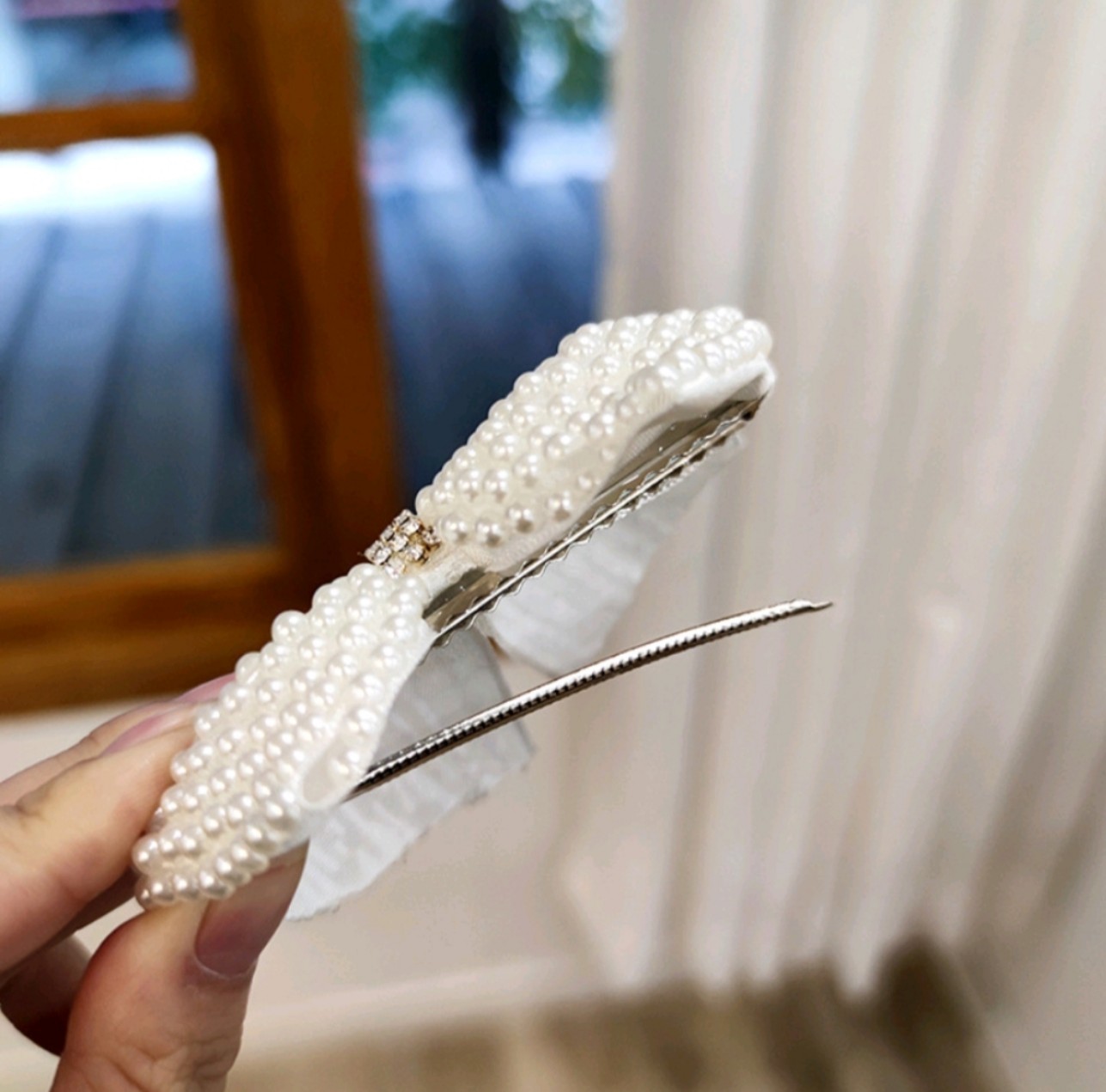 Kẹp tóc hình nơ đính đá và ngọc trai xinh xắn phong cách Hàn Quốc