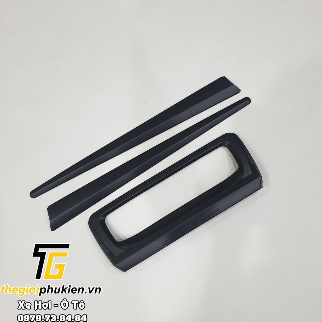 Ốp tay mở cốp nhựa ABS xe Mazda BT50, BT-50 2014-2020