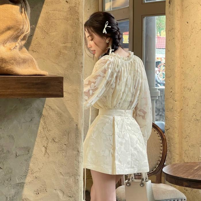 Set bộ nữ, áo ren hoa, chân váy chữ A phối áo ren tay bồng dài cực điệu Trendy Clothing