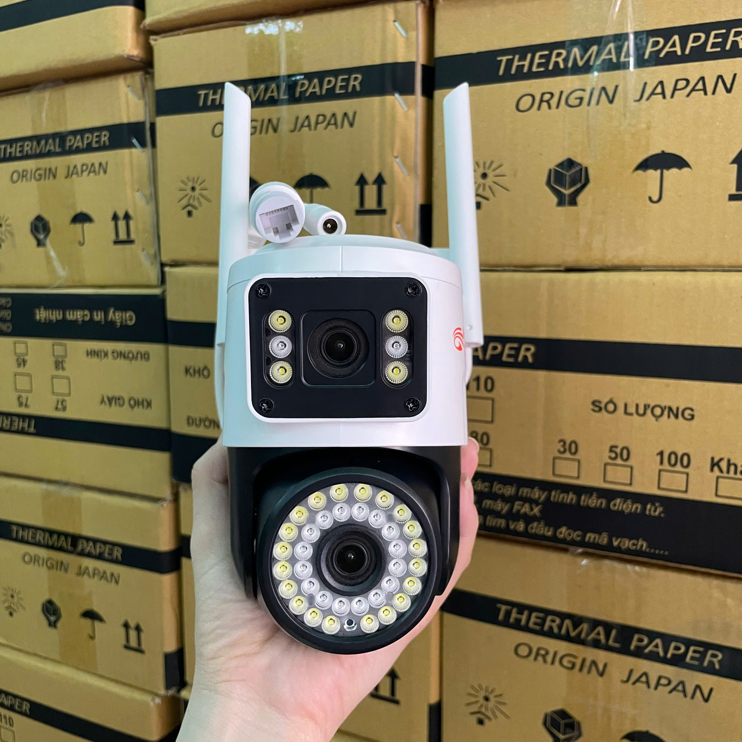 Camera Yoosee WiFi 2 Mắt Ngoài Trời QPT36 Xem 2 Màn Hình Cùng Lúc 5.0Mpx Giám Sát Ngoài Trời Chống Nước IP66 - Hàng Chính Hãng
