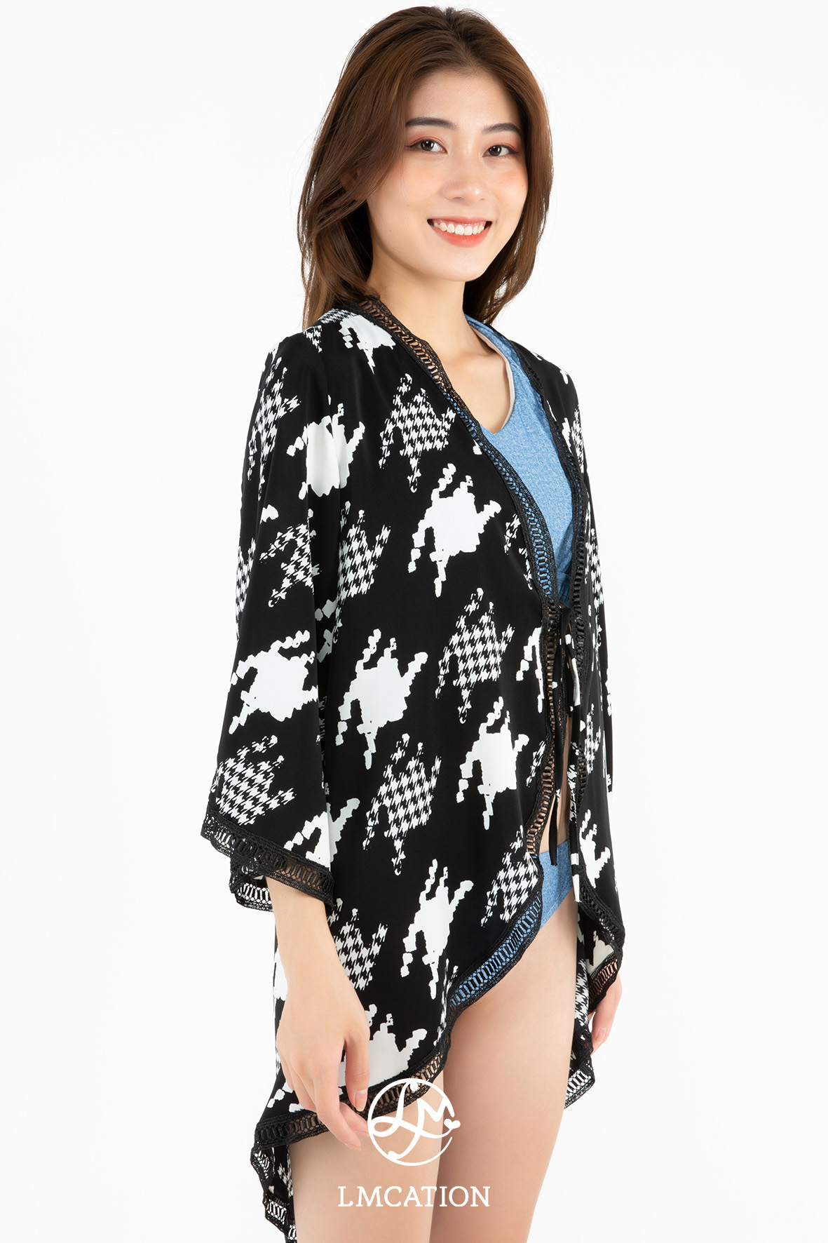 Áo khoác Kimono LMcation Mara - Hoa Văn Đen Trắng