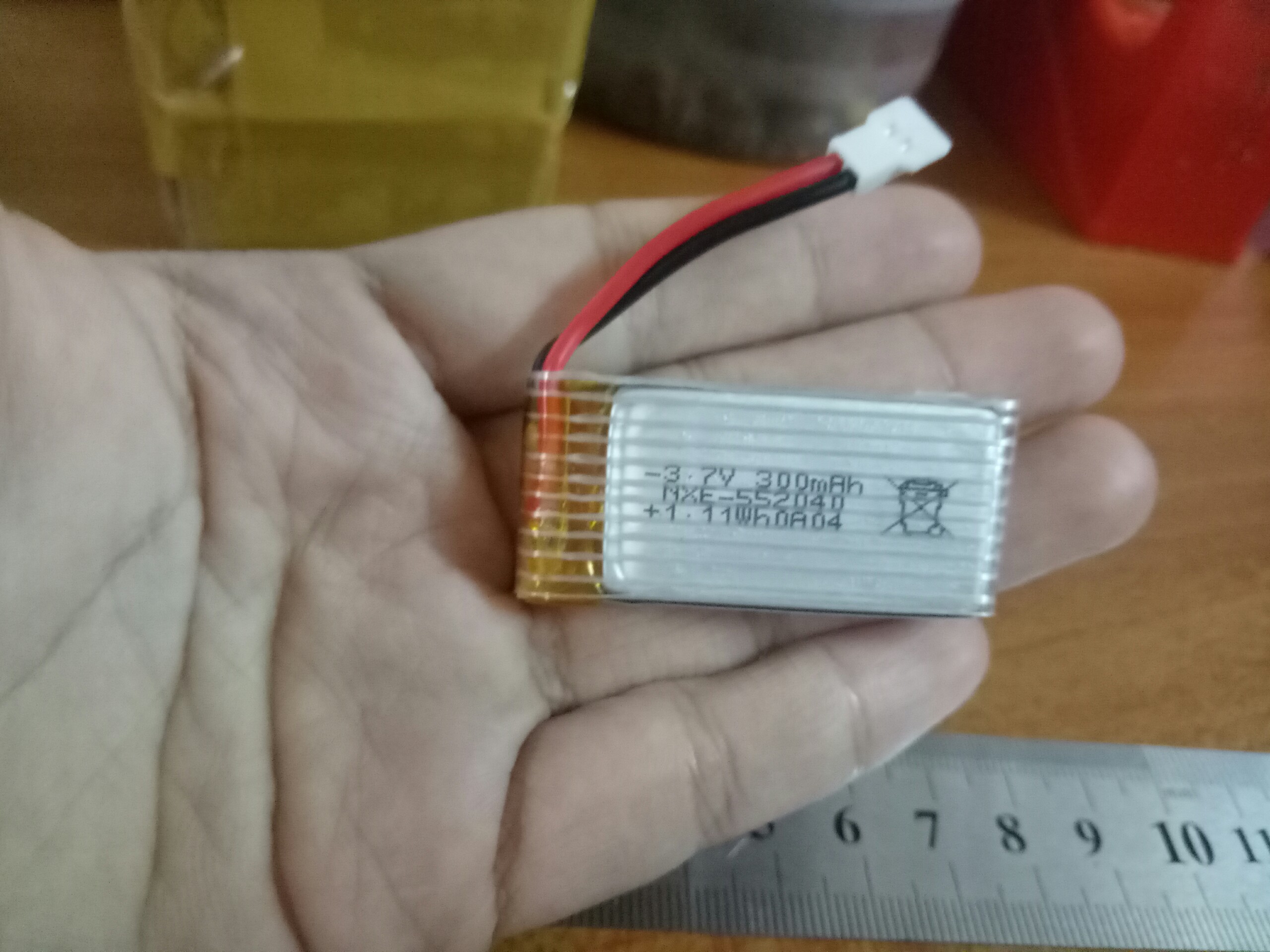 Pin Lipo  3.7V dung lượng 300mAh dành cho máy bay V911S