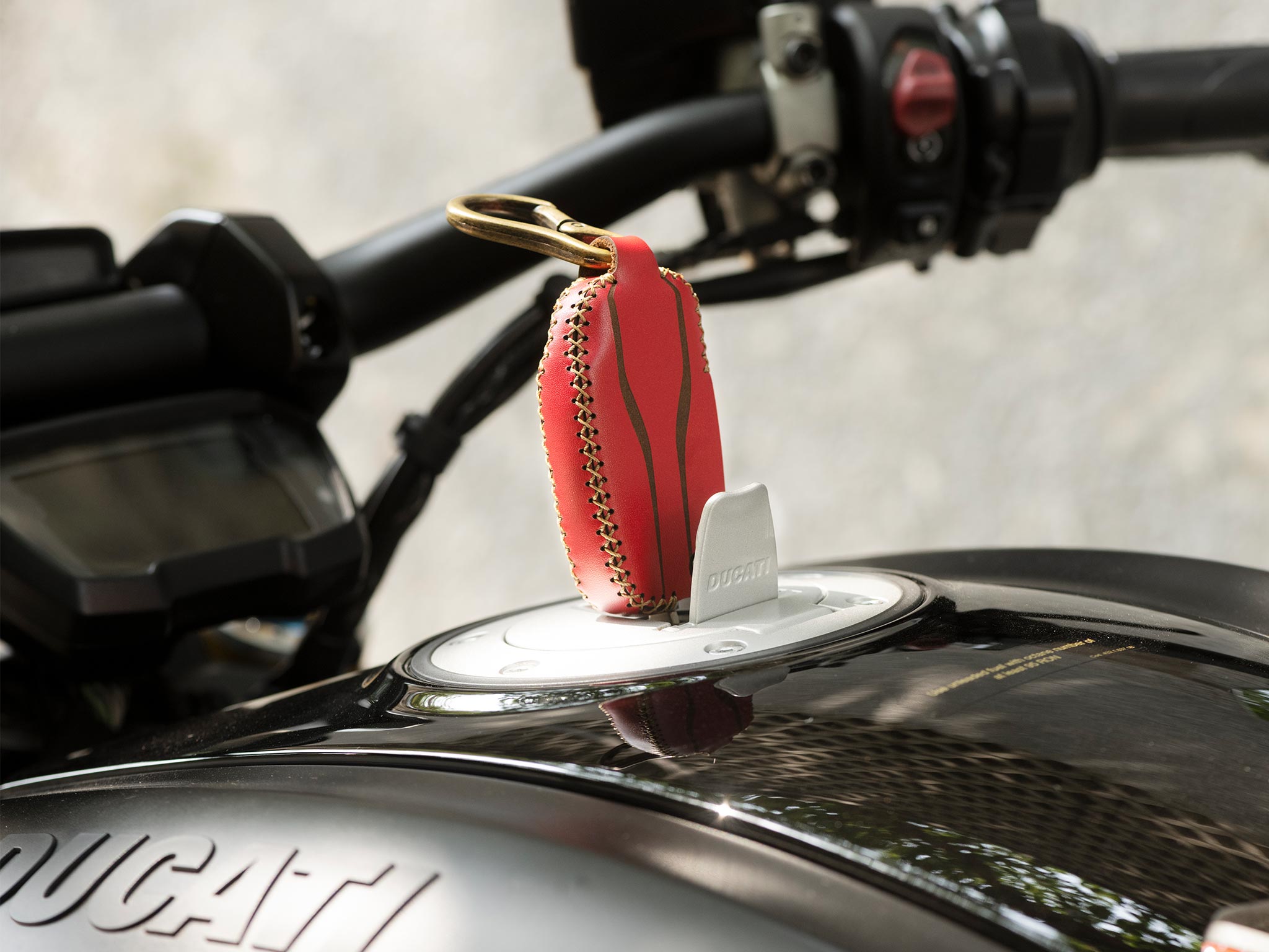Bao da chìa khóa Ducati Diavel 1260S - CHÍNH HÃNG KHACTEN.COM