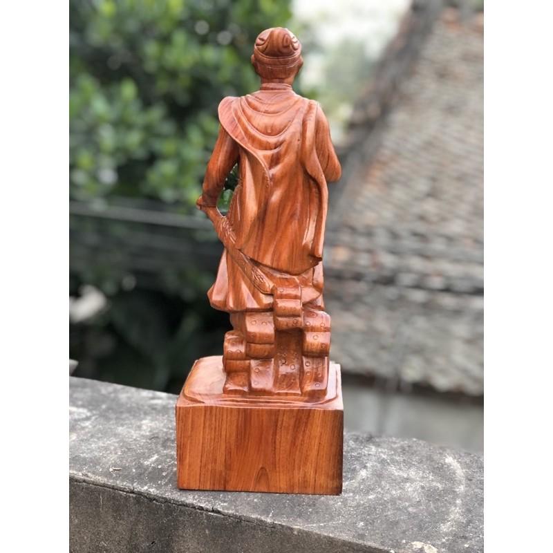 Tượng Trần Quốc Tuấn cao 40