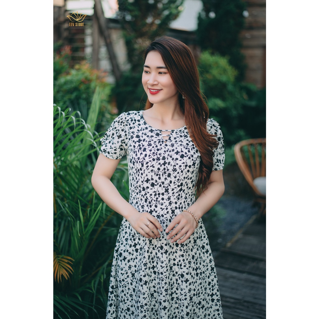 Đầm xoè thiết kế trung niên cao cấp sang trọng Cổ tròn khoét V màu Trắng hoa đen TTV STORE TTV1190