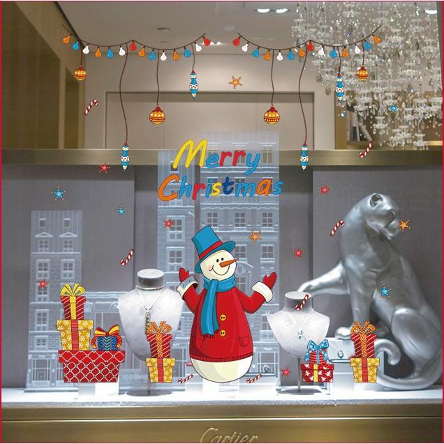 Decal trang trí noel chú người tuyết áo đỏ