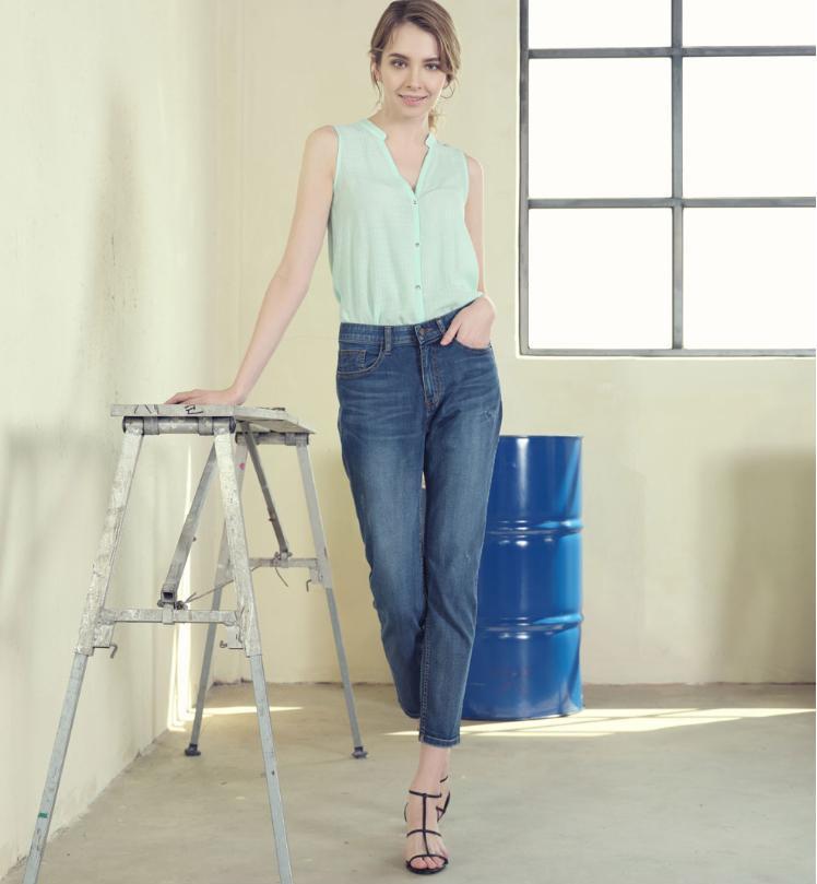 Quần jeans nữ baggy màu đậm