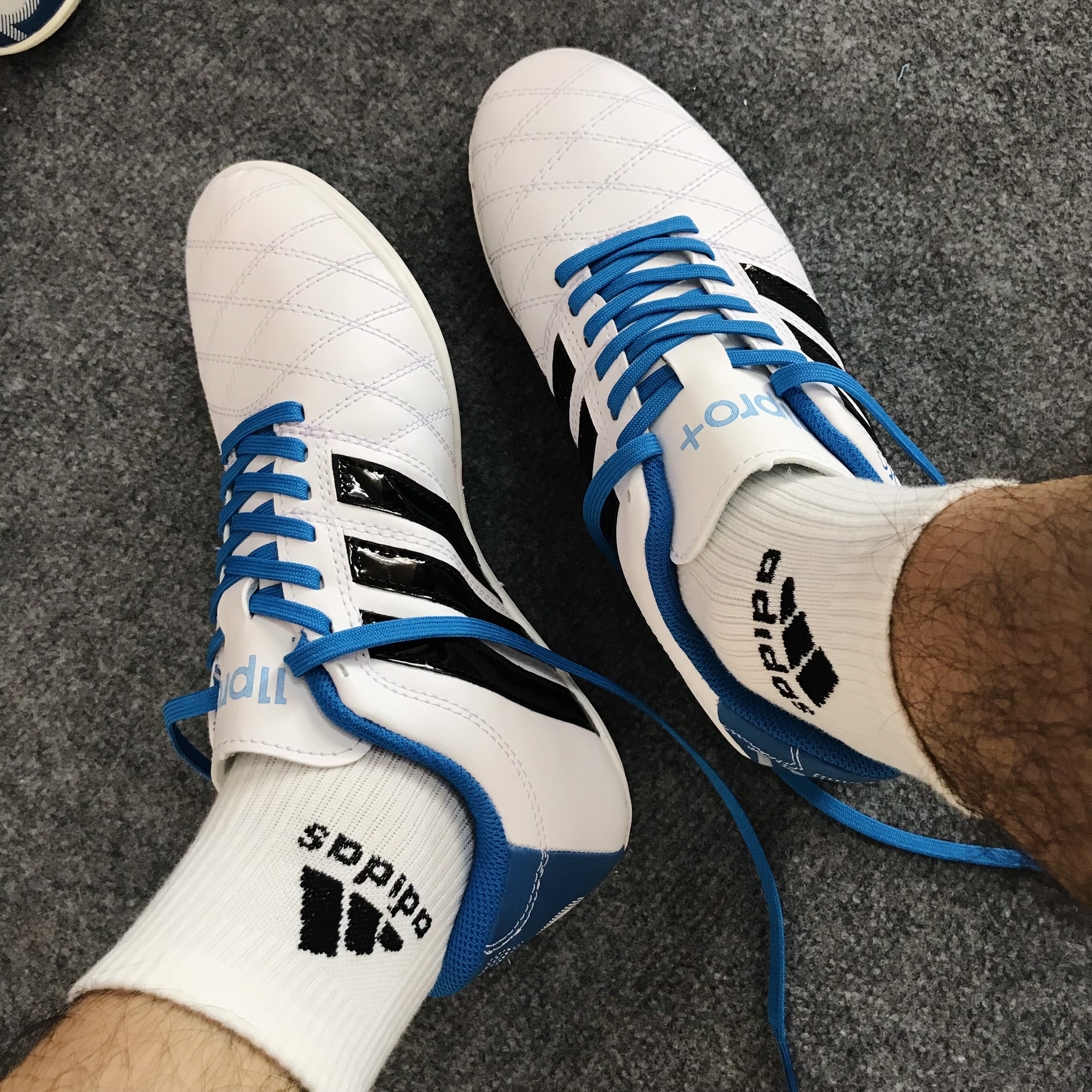 Giày bóng đá Toni Kroos 3 sọc cao cấp mẫu mới