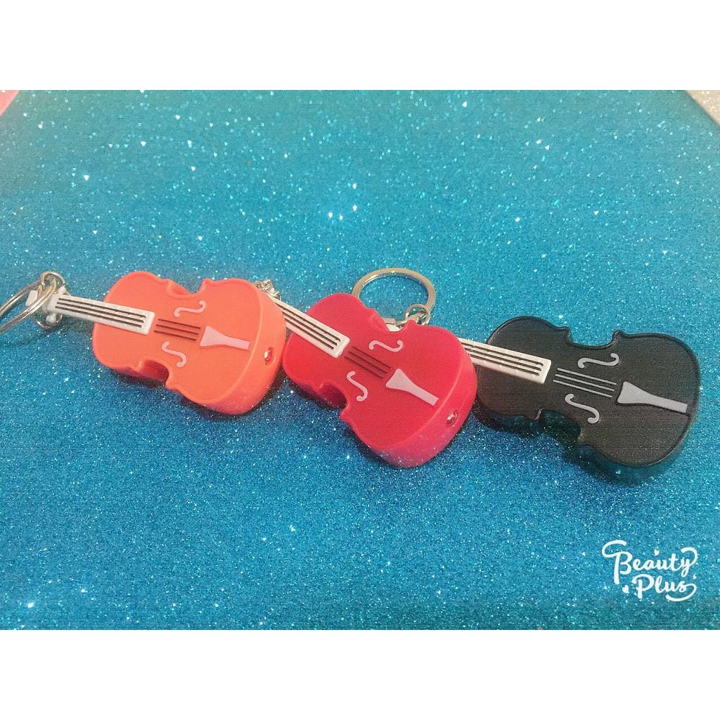 Móc khóa phát sáng hình đàn