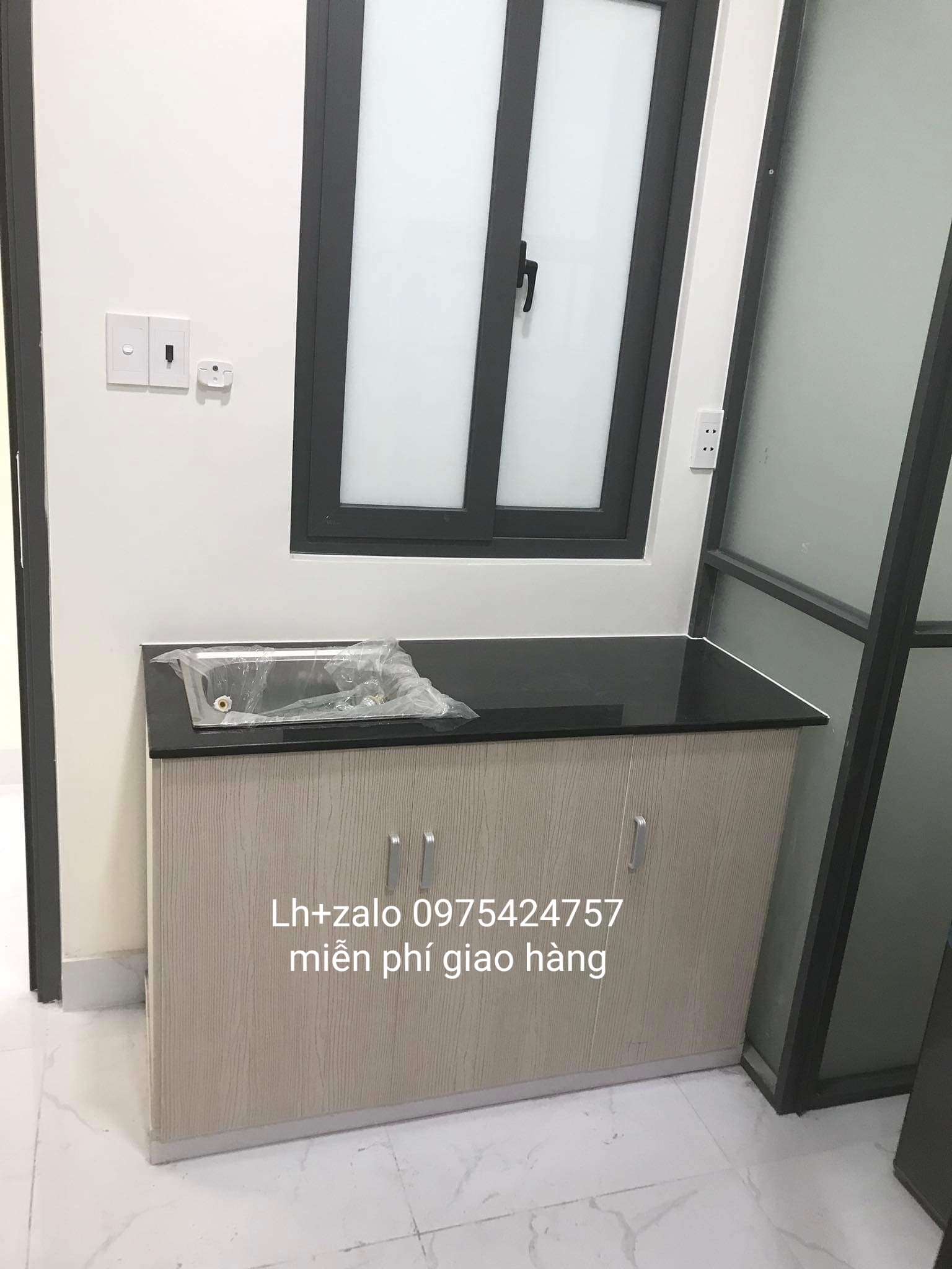Tủ bếp mini sẵn bồn mặt đá
