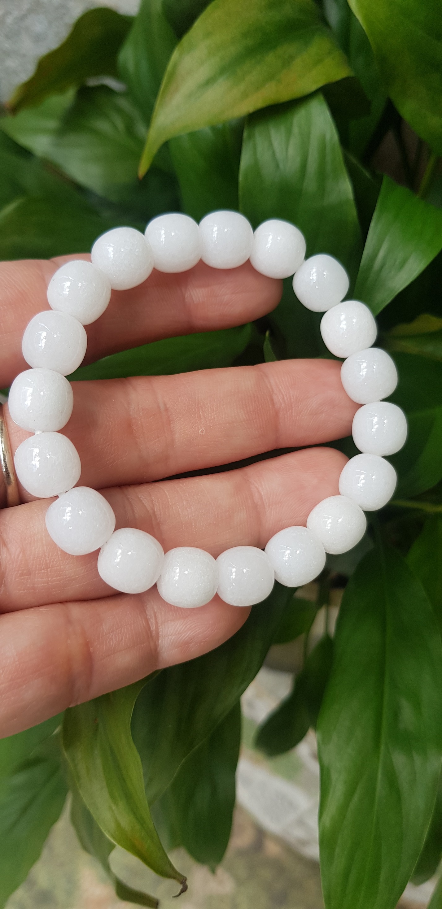 Vòng Tay Nữ Đá Ngọc Hoà Điền TRẮNG bầu Tự Nhiên Size 9li5 đẹp Màu Trắng sáng Nữ mệnh Kim Thủy Mang năng lượng tích cực may mắn tài lộc tốt công việc đeo đẹp xinh tay ạ