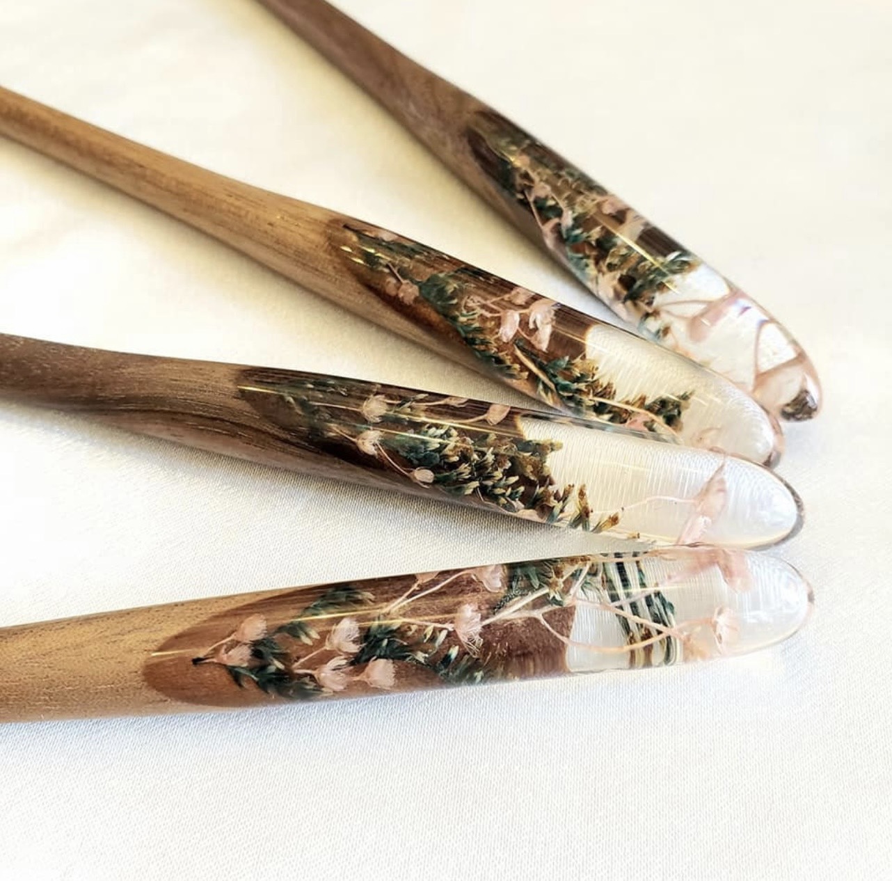 TRÂM CÀI TÓC GỖ - RESIN &amp; BABYGROOM