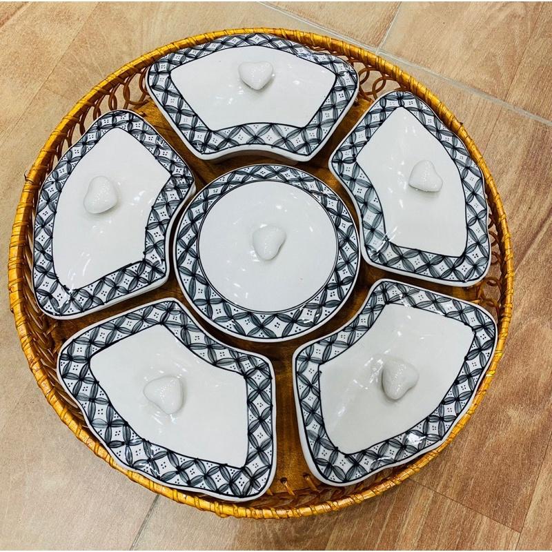 Khay đựng mứt Tết. Gốm sứ Bát Tràng.