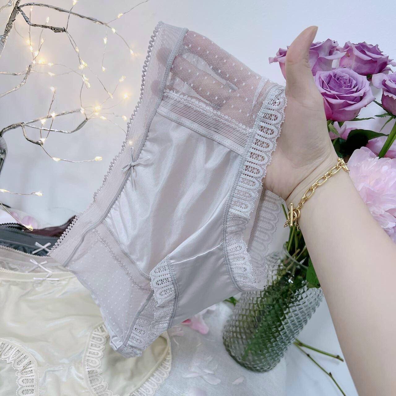 Quần lót Satin Phối Ren không đường may lưng Form to cạp cao