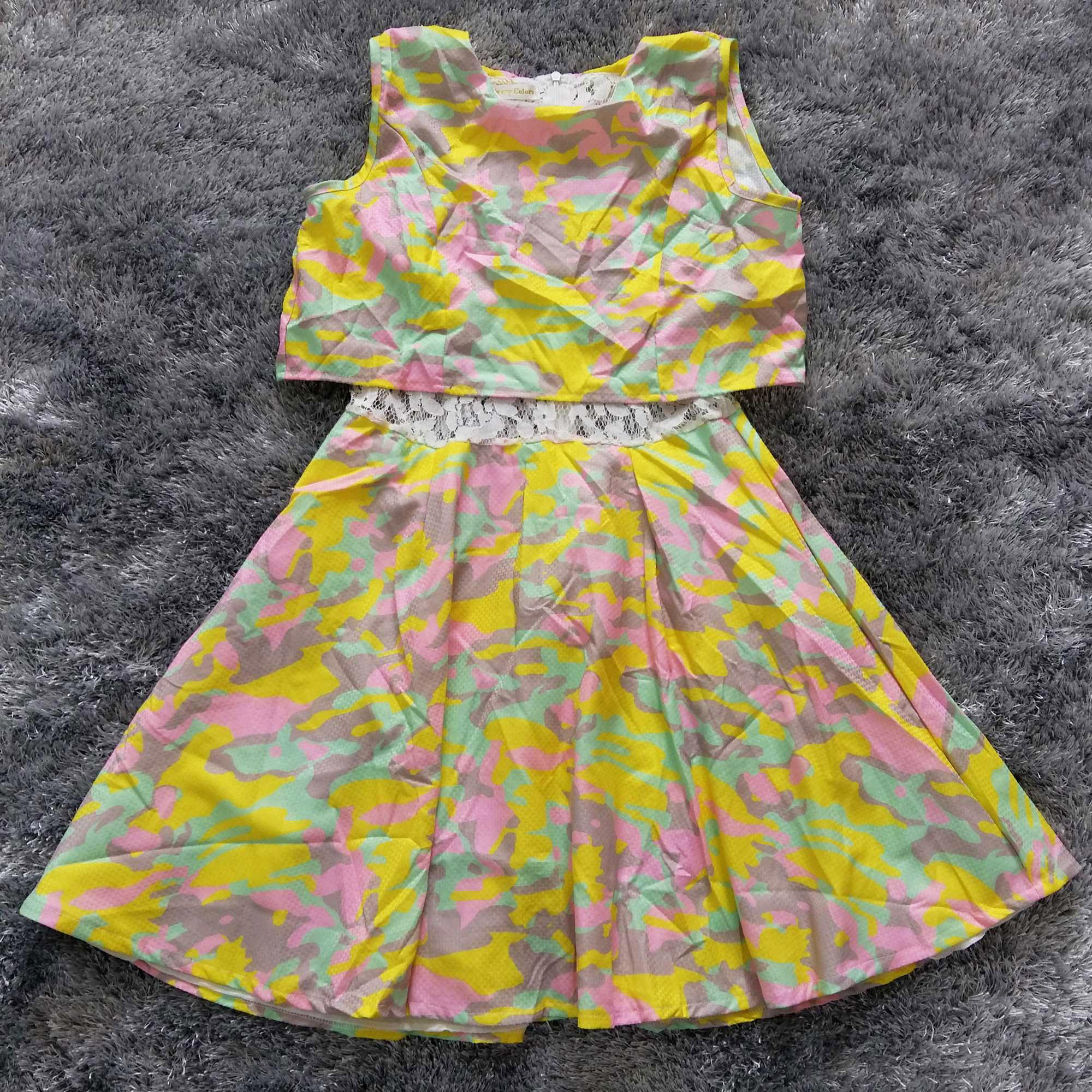 Đầm xòe họa tiết màu vàng size L