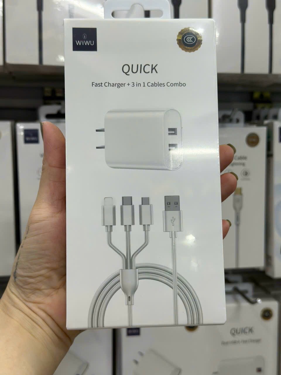 Bộ sạc Wiwu Quick Fast Charger + 3 in 1 Cables Combo Wi-U003  cho điện thoại sạc được 3 thiết bị cùng một lúc - Hàng chính hãng