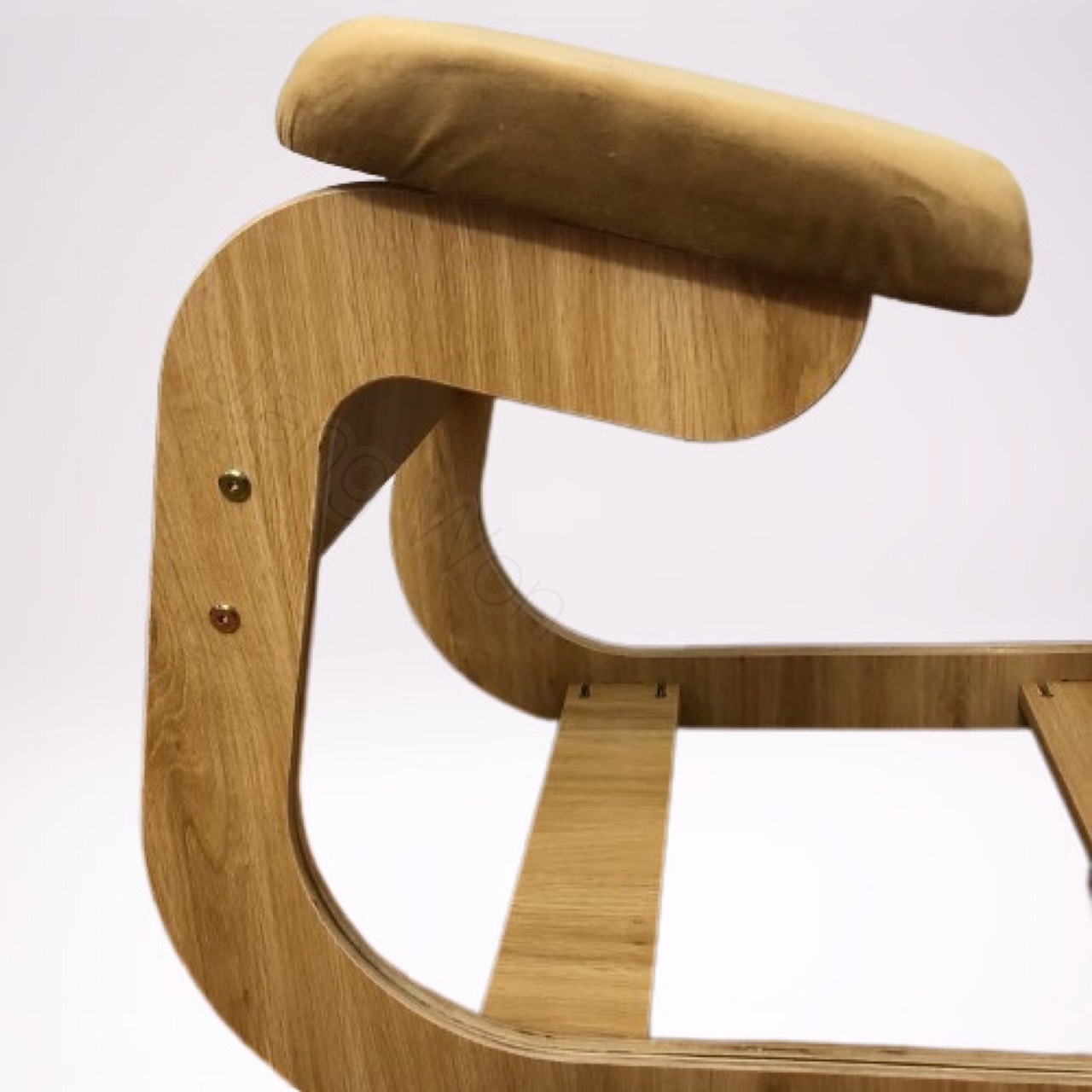 Ghế quỳ, chống gù thông minh bằng gỗ plywood cao cấp lắp ráp đệm nỉ